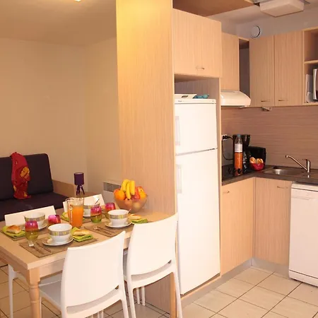 Spacious Coastal Retreat For 6 Apartment *