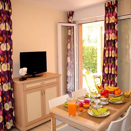 Apartment Spacious Coastal Retreat For 6 *